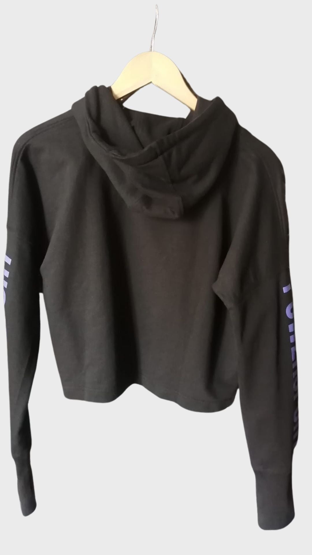 POLERON HODDIES CORTO MUJER CRITICAL NEGRO/MORADO