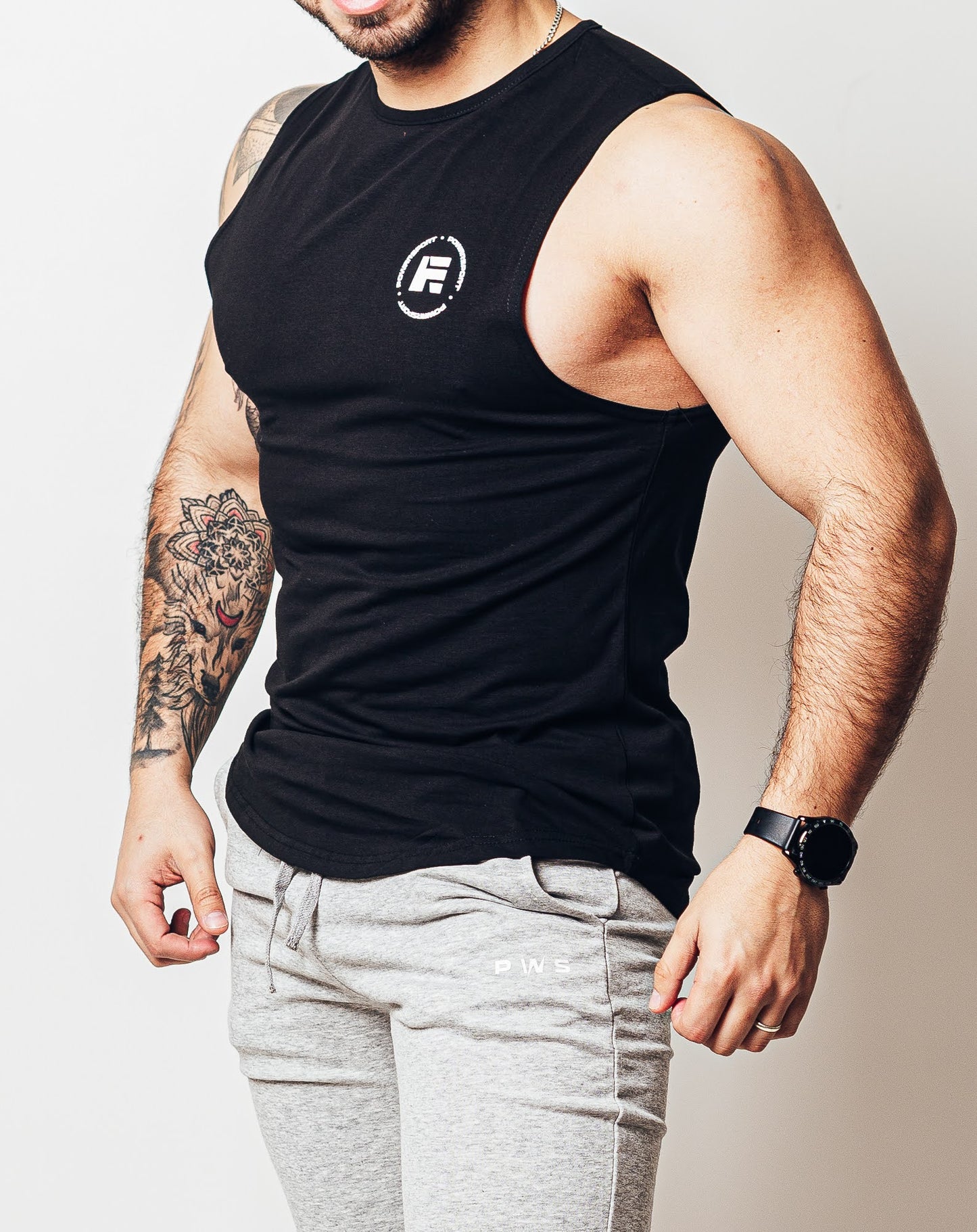 POLERA SIN MANGA TANK GYM REVERSO NEGRO